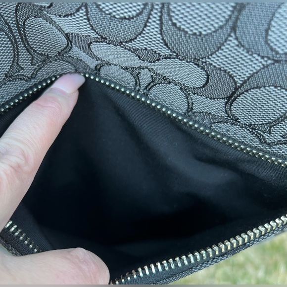 COACH Signature Tote/Bag - Picture 7 of 14